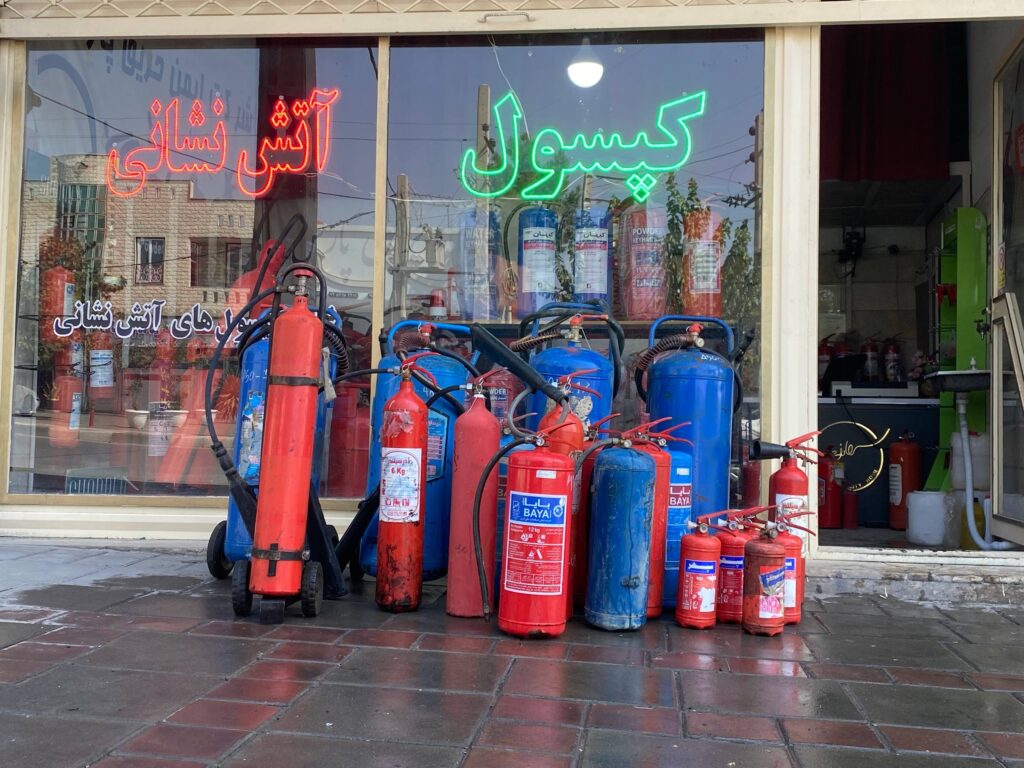 شارژ کپسول نظر آباد | انواع کپسول آتش نشانی 1 شارژ کپسول آتش نشانی نظر آباد با دستگاه اتوماتیک پودر پرکن